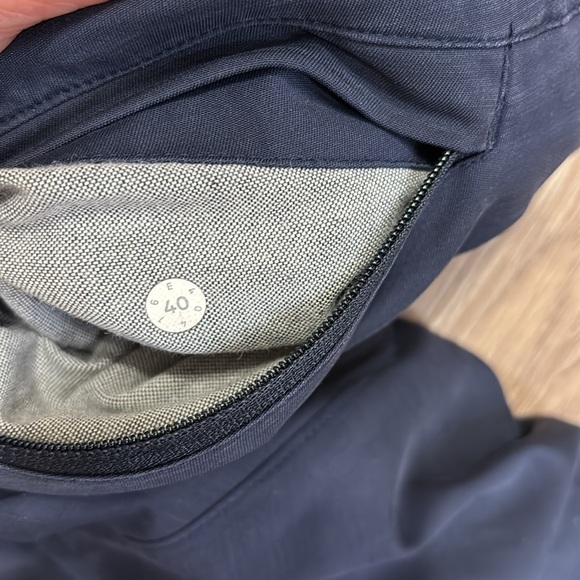 Lululemon Men’s pants. Waist 40. - Picture 3 of 11